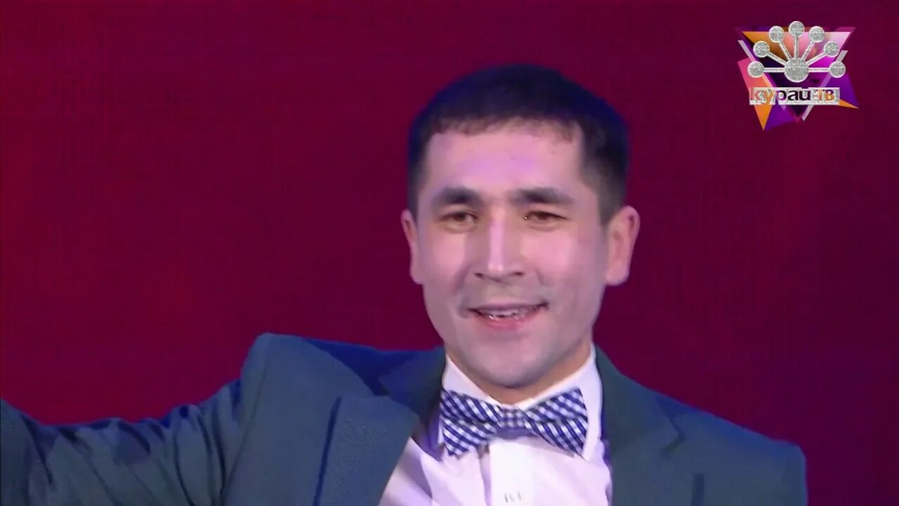 Сагинбаев асхат муханбетович оренбург. Юнир сагинбаев. Юнир сагинбаев. Vvrcmюнир сагинбаев песни. Юнир сагинбаев курай.
