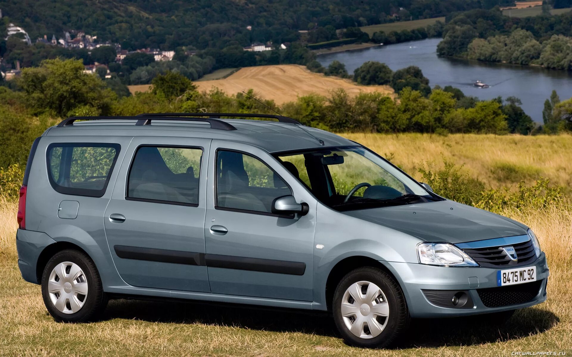 Рено логан 7 года. Renault Dacia Logan MCV. Renault Logan MCV 2008. Dacia Logan MCV 2014 универсал. Renault Logan Dacia универсал.