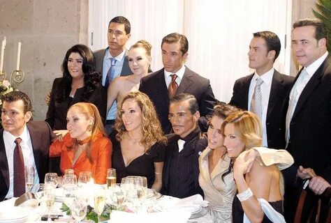 TELENOVELAS La Madrastra Cesar Evora, Bridesmaid Dresses, Wedding Dresses, ...