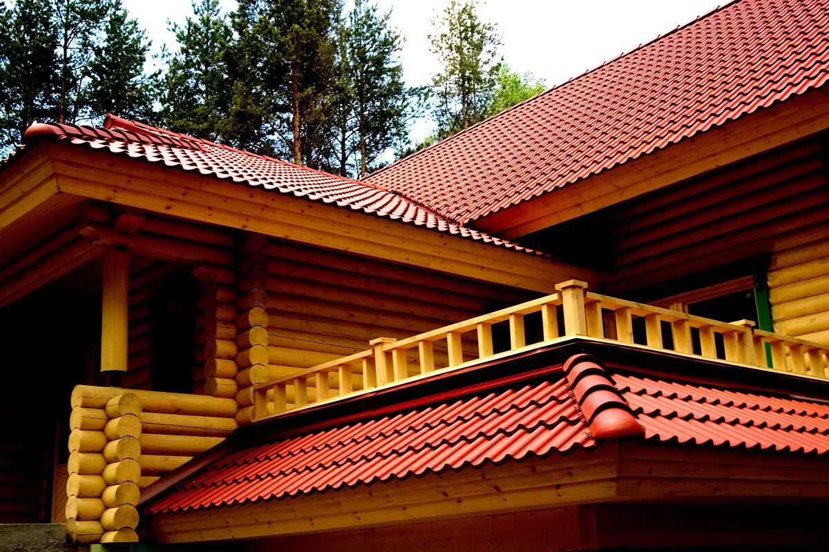 Композитная черепица decra. Металлочерепица дома. Металлочерепица дома. Кровля - металлочерепица interprofil. Крыша с металлочерепицы.