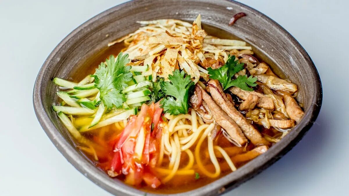 Кукси сапша. Корейский холодный суп кукси. Кукси настоящий рецепт. Кукси настоящий рецепт. Кукси с курицей.