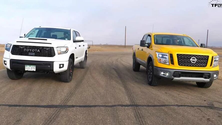 Тундра против. Nissan titan and toyota tundra. nissan titan vs toyota tundra. toyota tundra nissan pathfinder. nissan titan 2007 и тойота тундра.