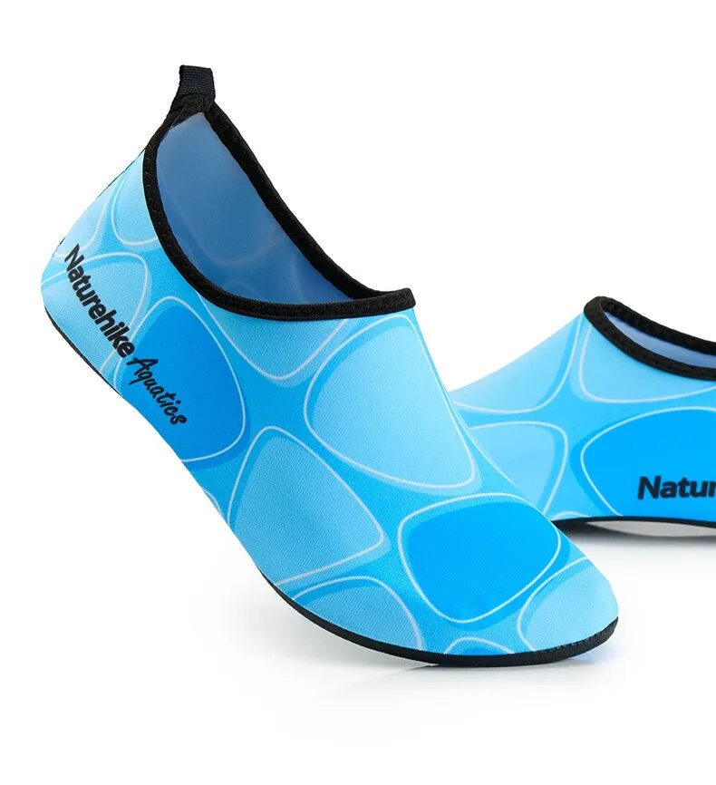 Акваобувь. Аквасоки reebok мужские. Коралловые тапочки speedo. Обувь для моря naturehike. Гидрообувь t flow.