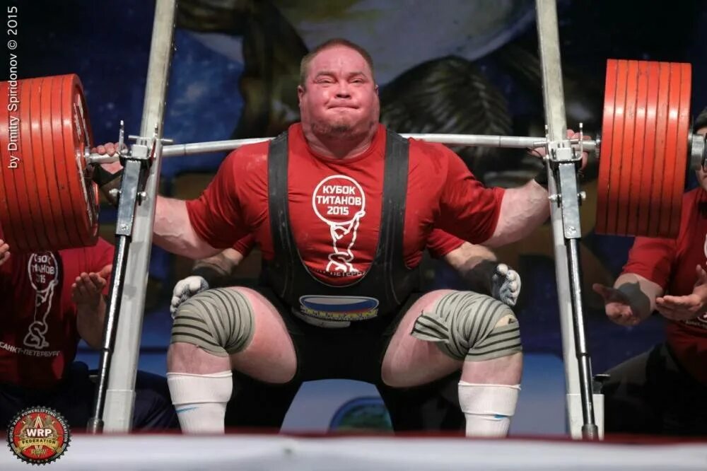 Lu xiaojun back. Спина штангиста. Лифтерский присед техника. Алиса белкина пауэрлифтинг. Техника приседаний со штангой в пауэрлифтинге.