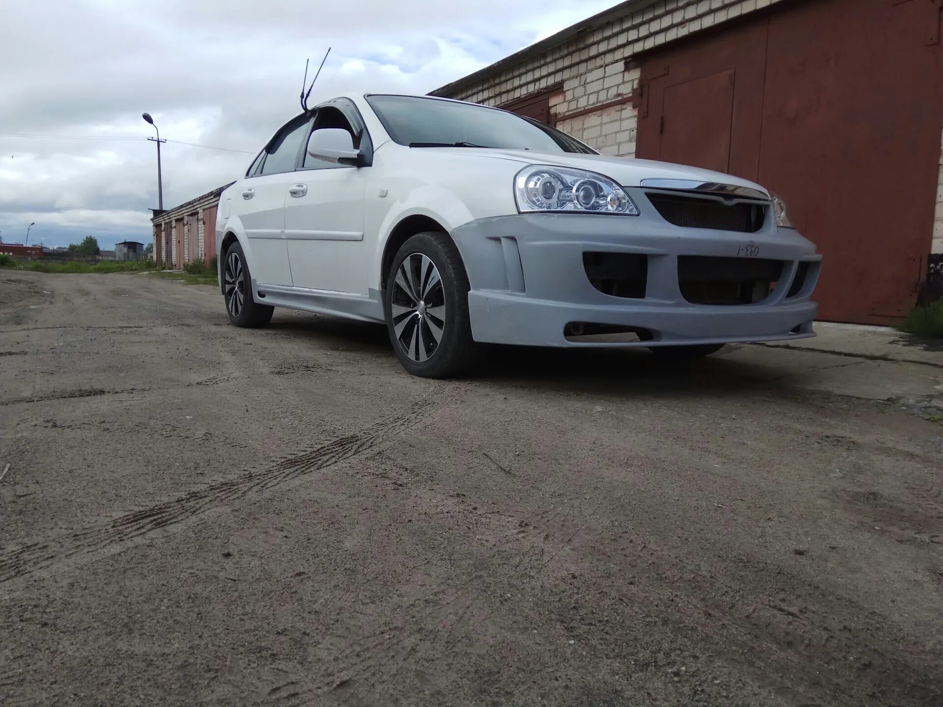 Chevrolet lacetti amg. Обвес лачетти. Шевроле лачетти в обвесе. Chevrolet lacetti 2007. Tuning chevrolet lacetti седан.
