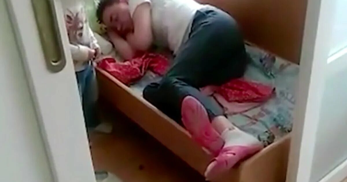 Русский сын спящую