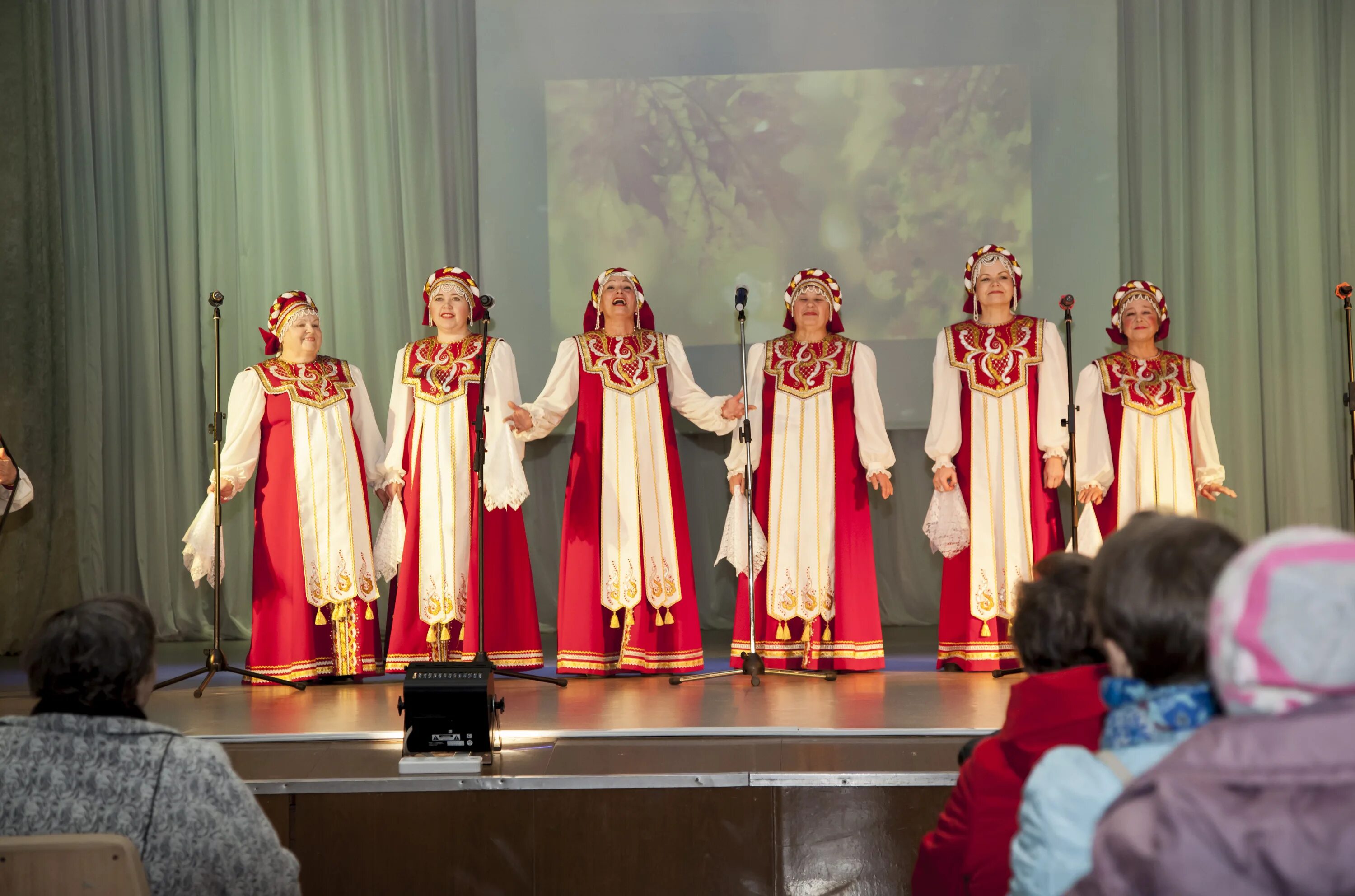 Уральская Зоренька Березовский хор. ДК Патруши. Дом культуры Патруши Свердловская область. Село Патруши Свердловская. Хор зоренька