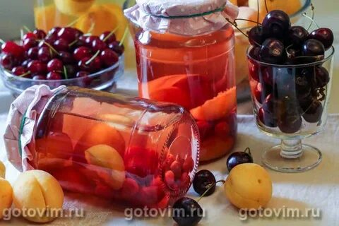 Компот из абрикос и красной смородины