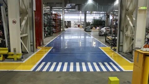 Полы производственных помещений должны быть