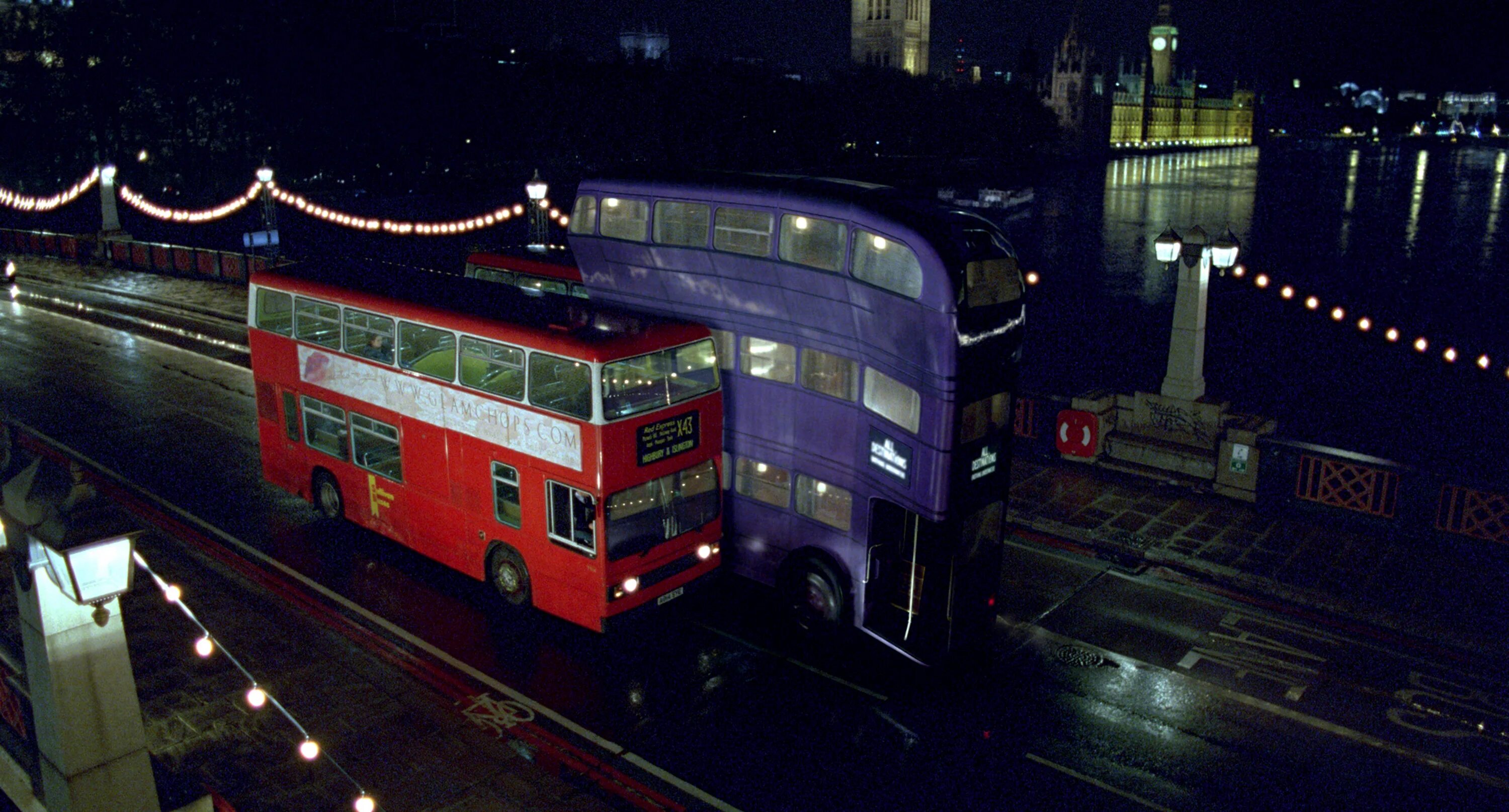 Два автобуса в полночь. Два автобуса в полночь. Два автобуса в полночь. Авария автобуса паз 2 маршрут. Школьный автобус ужастик.