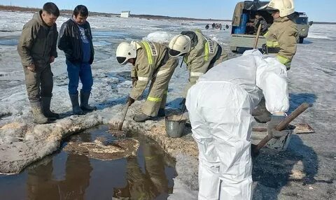 Разливы нефти в районах ее