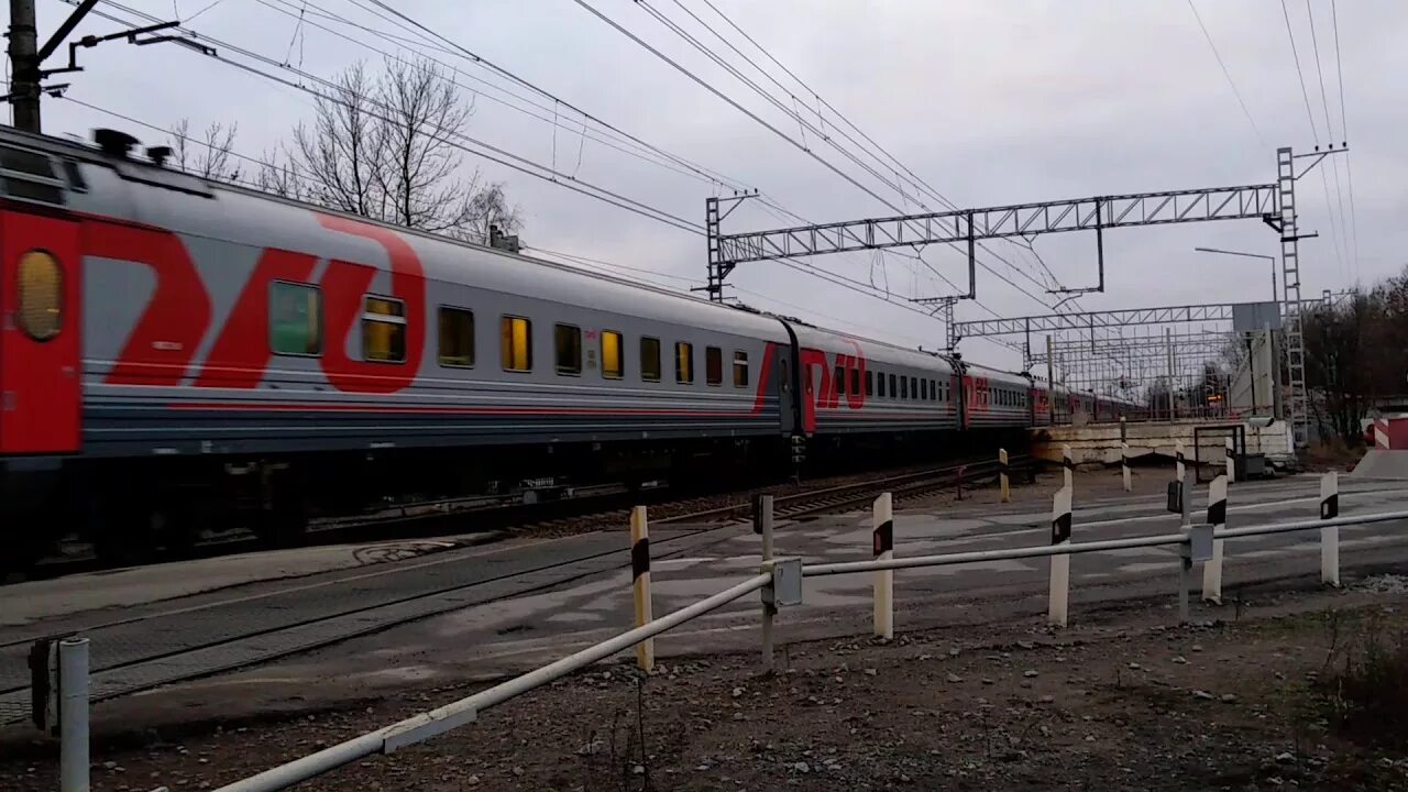 Поезд 108 ж. Св поезд 107. Двухэтажный поезд брянск москва. Поезд 108 ж. Поезд 107 волгоград нижневартовск.