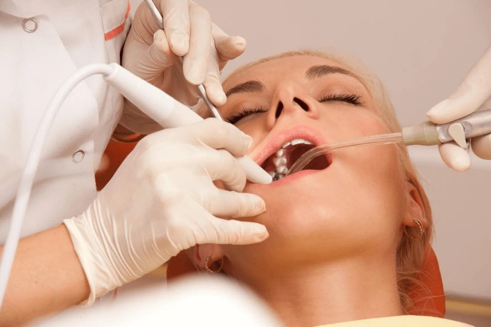 Стоматология под общим наркозом. Общая анестезия в стоматологии. Хирургическая стоматология. Какой врач проводит чистку зубов