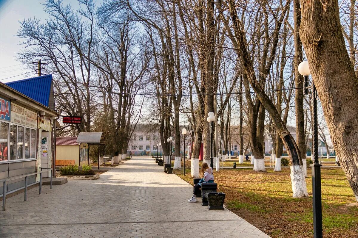 Станицы варениковская крымского района краснодарского края. Станица Варениковская Краснодарский край. Парк в станице Варениковской. Краснодарский край, Крымский район, ст.Варениковская.. Кубань станица Варениковская.