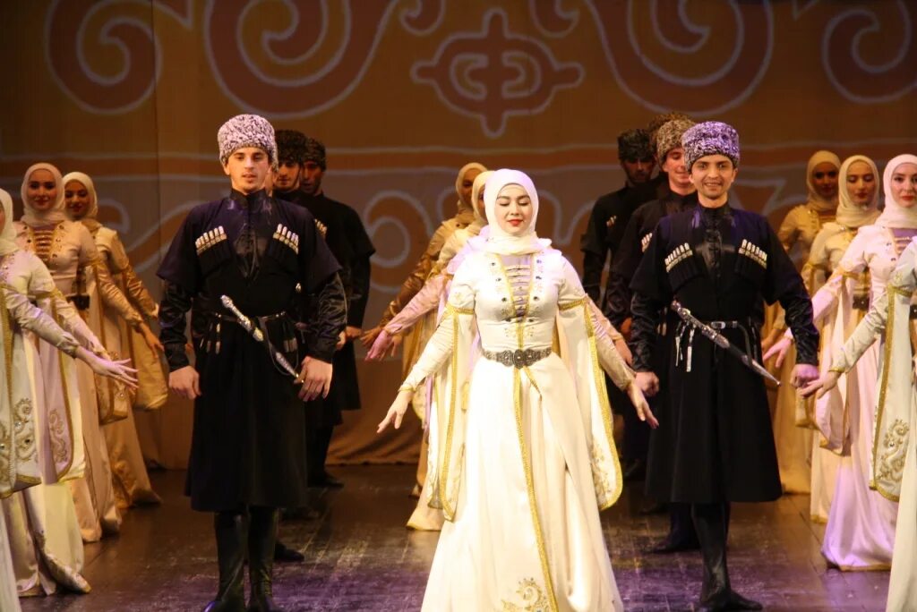 Вайнах групп. Солисты ансамбля вайнах. группа вайнах (ансамбль). чеченский ансамбль вайнах. вайнах ансамбль танца.