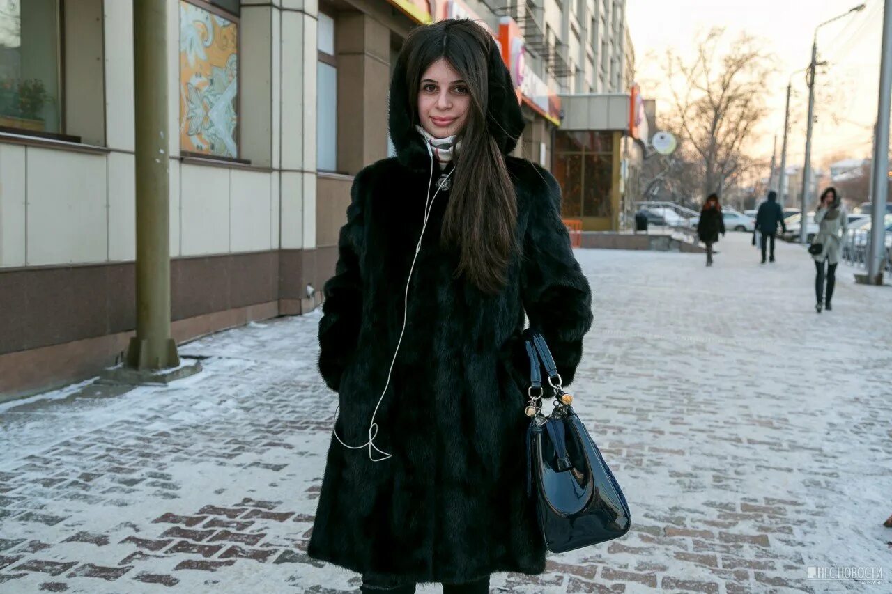 девушка в шубе. девушки в шубах на улицах. женщина в норковой шубе на улице. девушки в шубах на улицах. девушки в шубах на улицах.