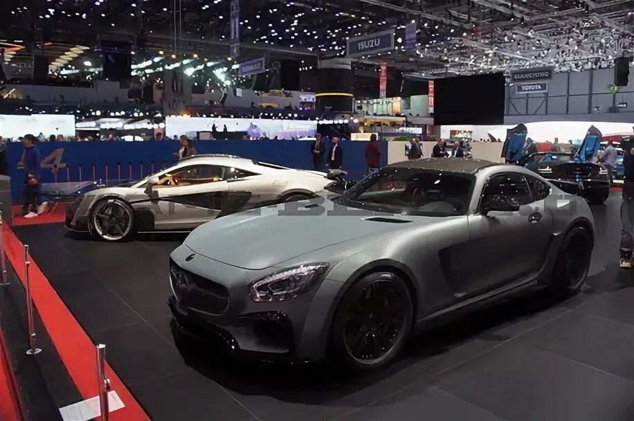 Mercedes benz showroom. Здание mercedes. Магазин амг. Автосервис грозный. Автомойка с магазином.