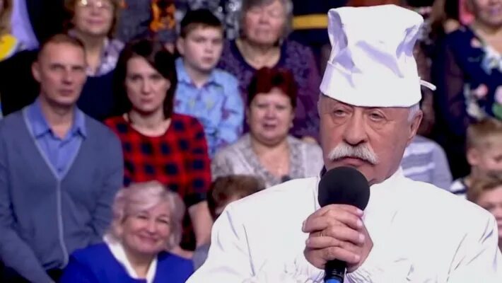 Якубович поле чудес. Якубович про зарплату. Сколько зарабатывает якубович на поле чудес за месяц. Якубович впервые на поле чудес. Зарплата.