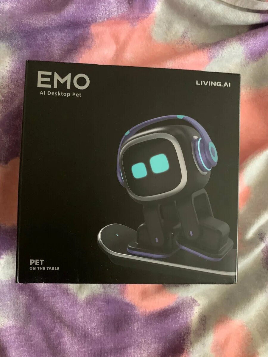 Робот эмо русский язык. Робот emo. Cozmo Robot эмо. Настольный робот emo. Anki emo робот.