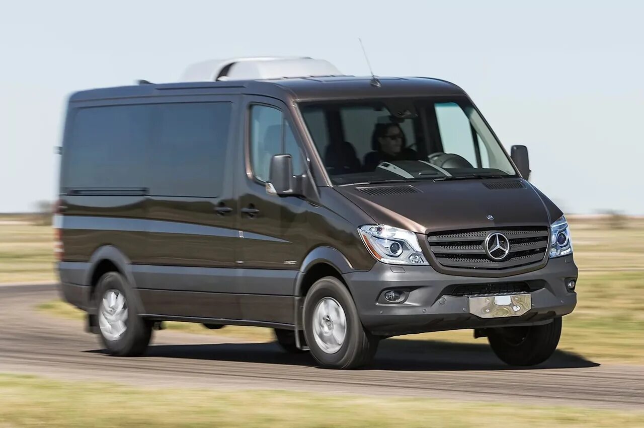 Спринтер что это. Mercedes-Benz Sprinter. Мерседес Бенц Спринтер. Mercedes-Benz Sprinter 2500. Мерседес Бенц Спринтер 2014.