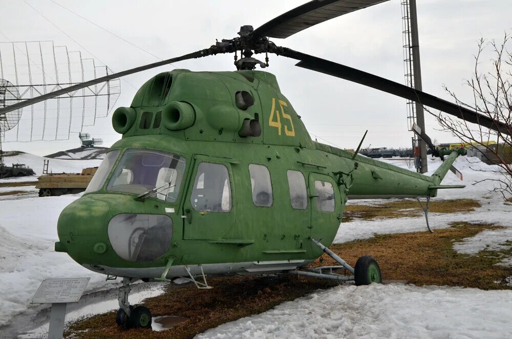 Ми 2 6. Ми 2 военный вертолет. Кабина вертолета ми-2. Вертолёт ми-2 СССР. Ми-2 Польша.