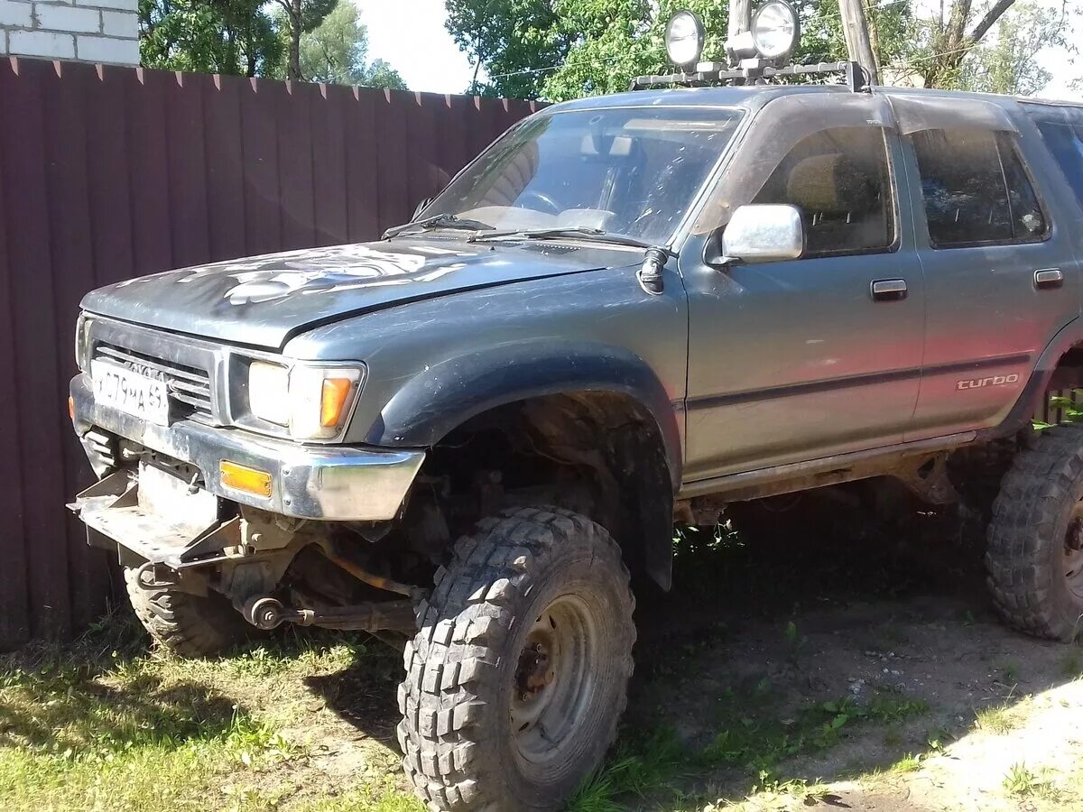 Тойота сурф купить во владивостоке. Toyota Hilux Surf 1990. Toyota Hilux Surf 1993. Тойота Hilux 1990. Hilux Surf 1993.