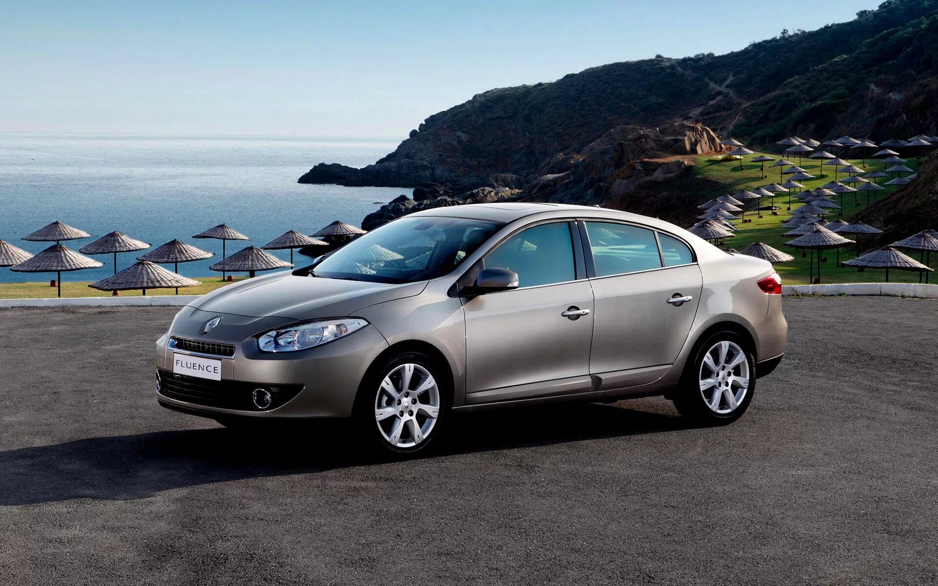 Renault fluence 1. Renault Fluence 2009. Рено Флюенс 2008. Рено Флюенс 2022. Renault Fluence i.