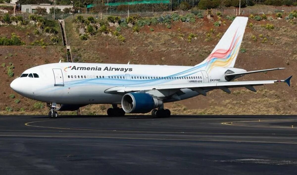 Armenia airlines. Авиакомпания Армения Эйрлайнс. Армения авиакомпания самолеты. Armenia Airways 6a 910. АИР Армения.