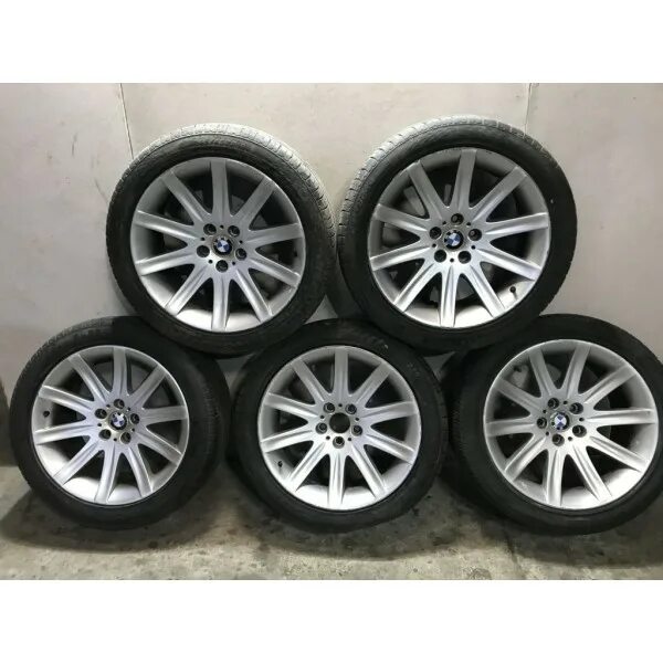 817 стиль bmw. 255/40 r19 f10. 199 стиль разноширокие. Диски на бмв е60 r18 разноширокие. Разноширокие шины на бмв.