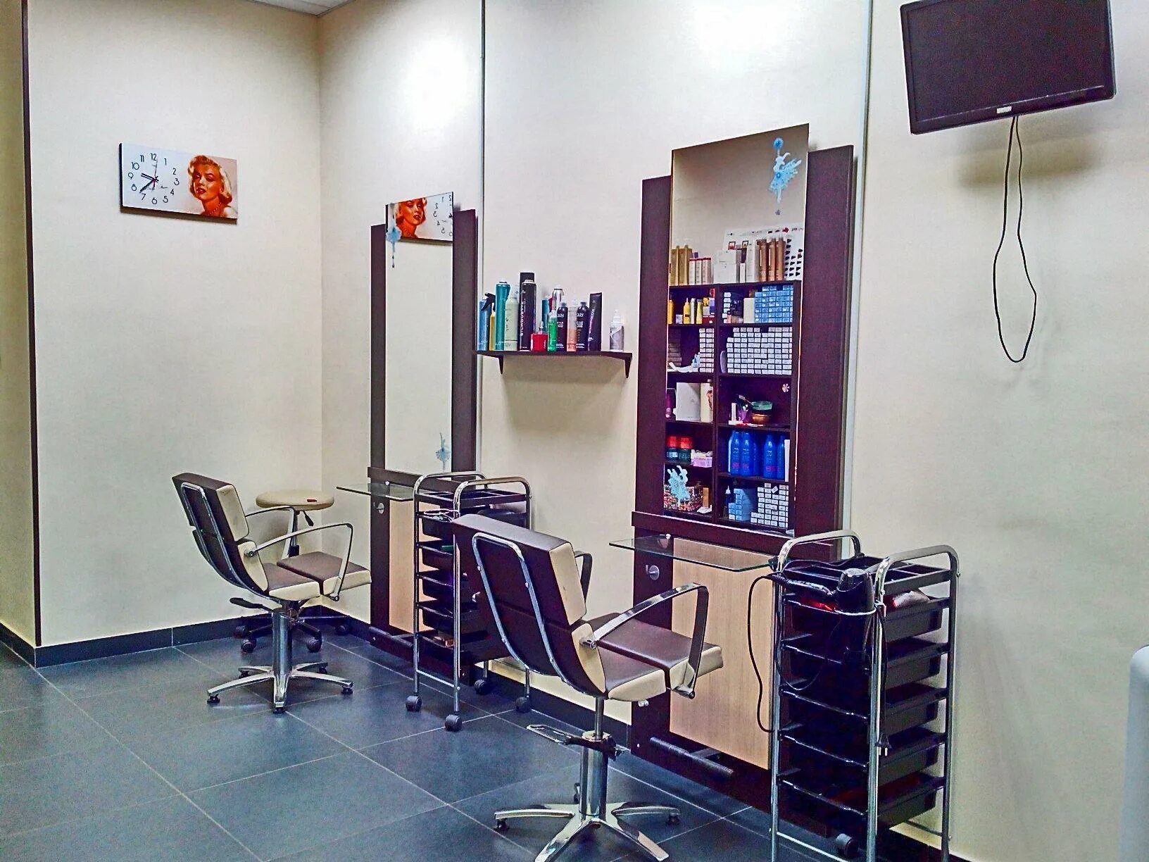 Миндаль студия маникюра. Студия маникюра ma beauty жулебинский бульвар дом 36 к 1. Королевский салон красоты. ,лермонтовский проспект, д. Салон красоты  роял бьюти клаб.