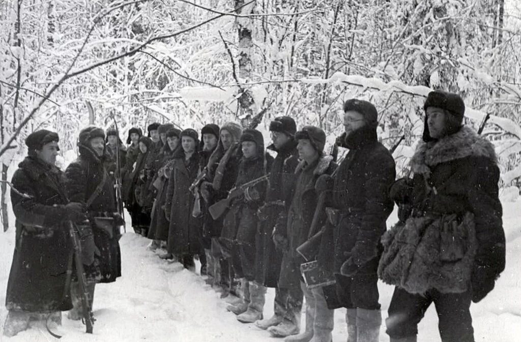 2 партизанское движение. Партизаны подмосковье 1941. партизанское движение в отечественной войне 1941. партизанское движение (партизаны и партизанские операции).. партизаны московской области 1941 года.