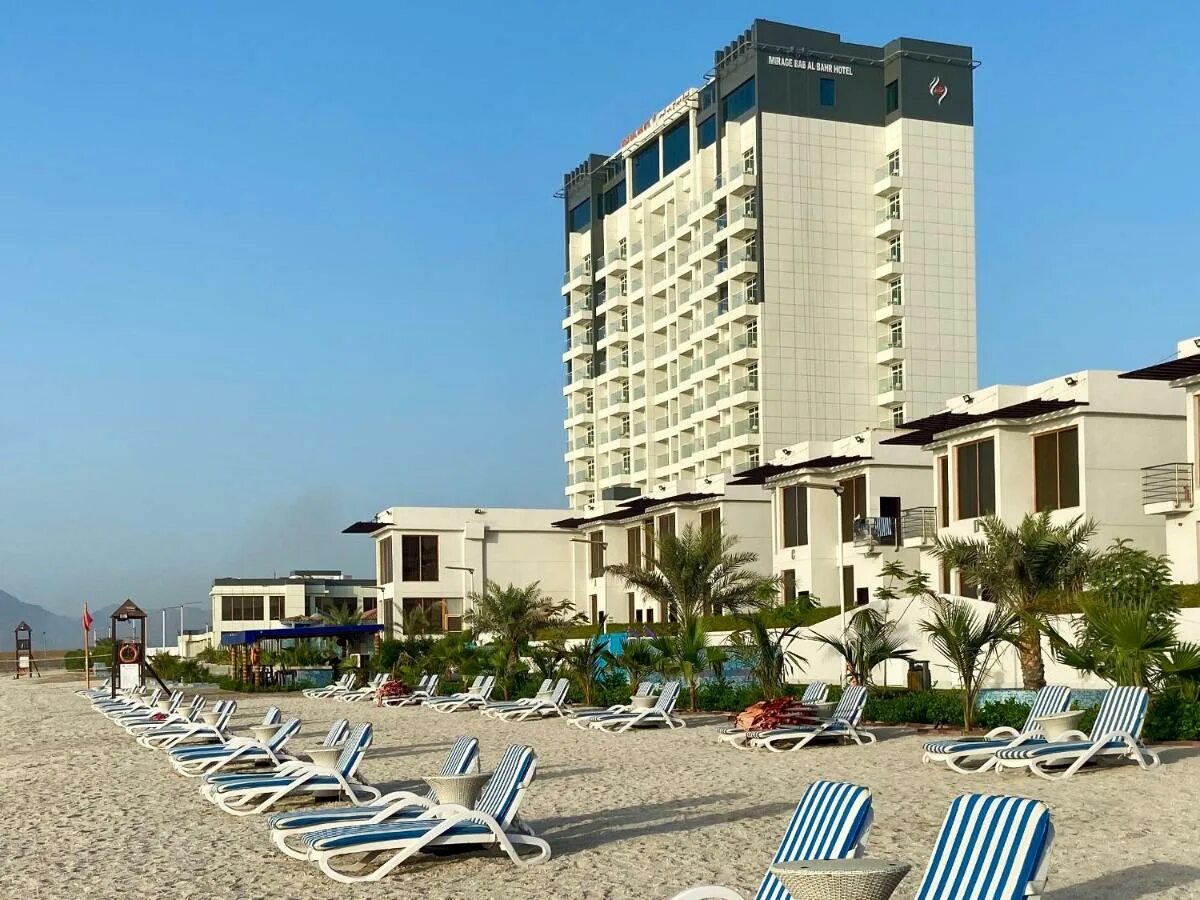 Мираж аль бахр фуджейра. Mirage Bab al Bahr Beach Hotel. Фуджейра отель Мираж баб Аль 4. Мираж баб ал Бахр Бич Резорт ОАЭ. Mirage Bab al Bahr Beach Hotel 5 Фуджейра.