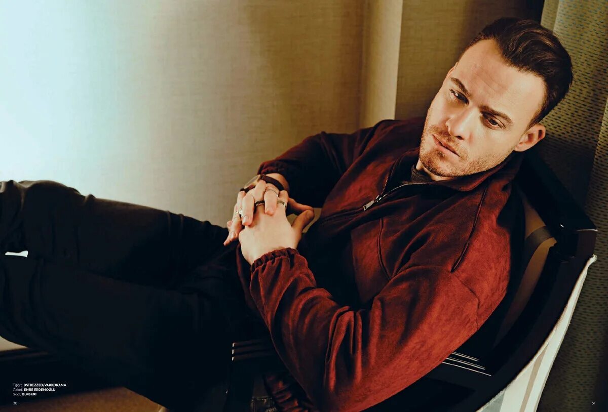 Керем бурсин фото 2022. Оздемир и керем бурсин. Интервью керем. Интервью керем. Керем бюрсин.