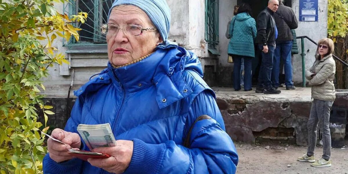 С 1 апреля будет повышение пенсии пенсионерам. Пенсионеры в России. Дом пенсионеров. Пенсионеры пенсия. Пенсионеры в мае.