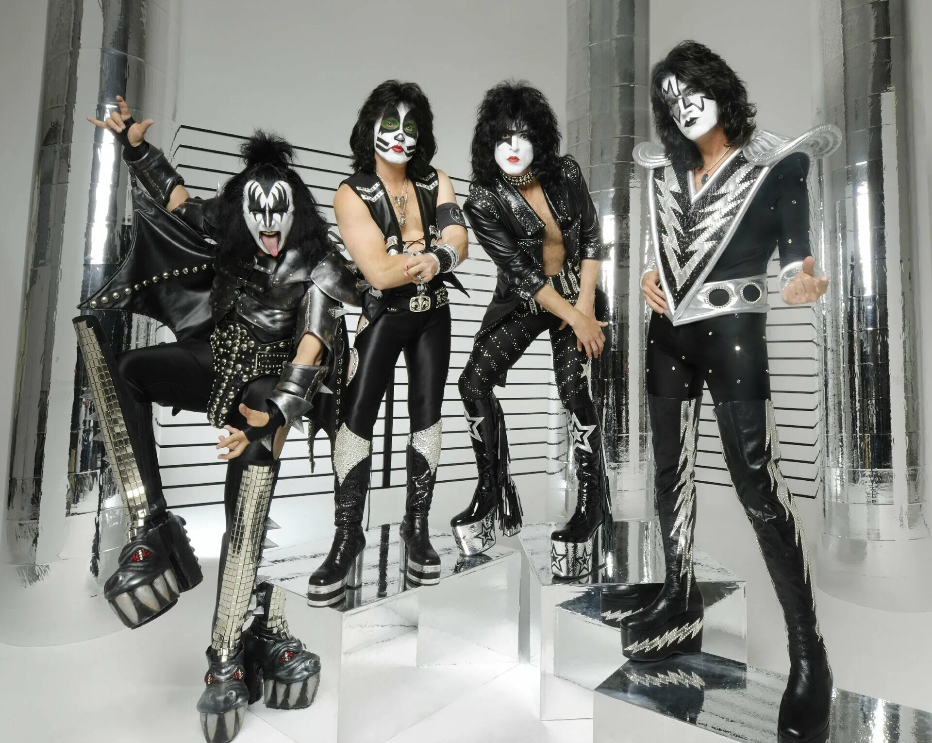 хард рок группа кисс. Kiss download. глэм рок группа kiss. Kiss download. Kiss band 1976.