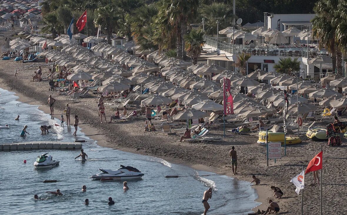 Опасно ли ехать в турцию сейчас. Россияне в Турции. Ситуация с отдыхом в Турции на данный момент. Волна на побережье Турции после землетрясения. Турция уже не та.