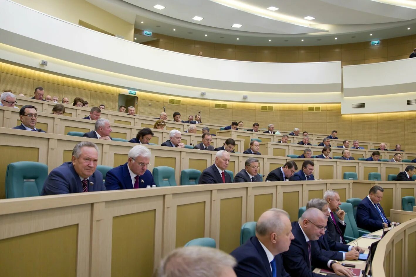 паланкоев ахмет магомедович. зсо вологодской области официальный сайт бывший председатель. зал заседания сф фс рф. сенаторы поддержали. андрей владимирович яцкин.