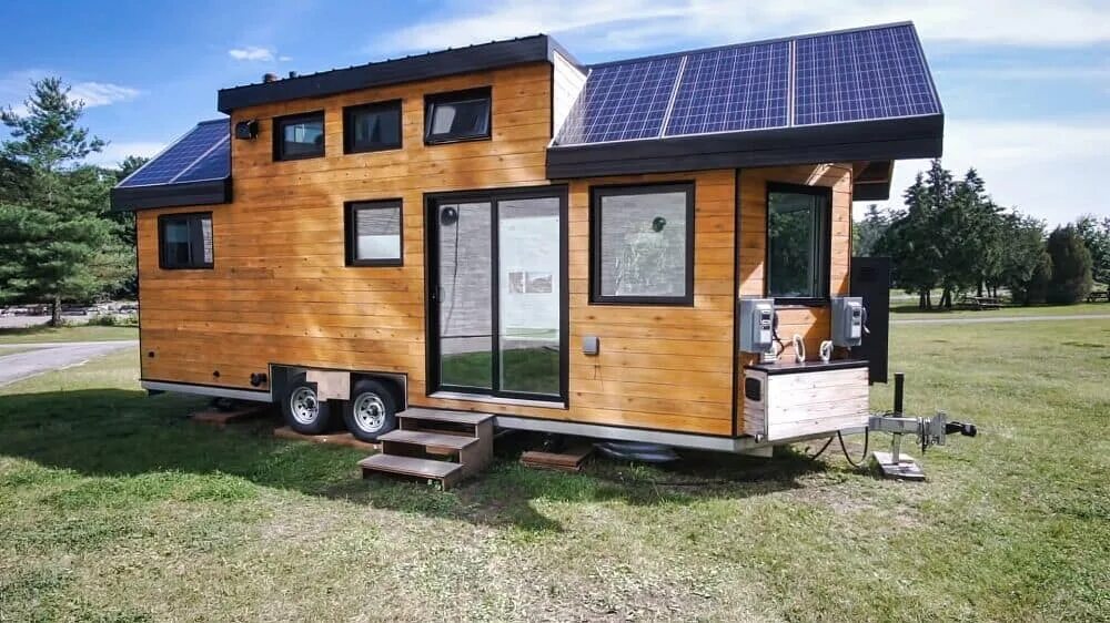 Tiny haus 2022. Tiny house на колесах. Дом на колесах tiny house. Модульный дом на колесах. Мобильный дом работа.