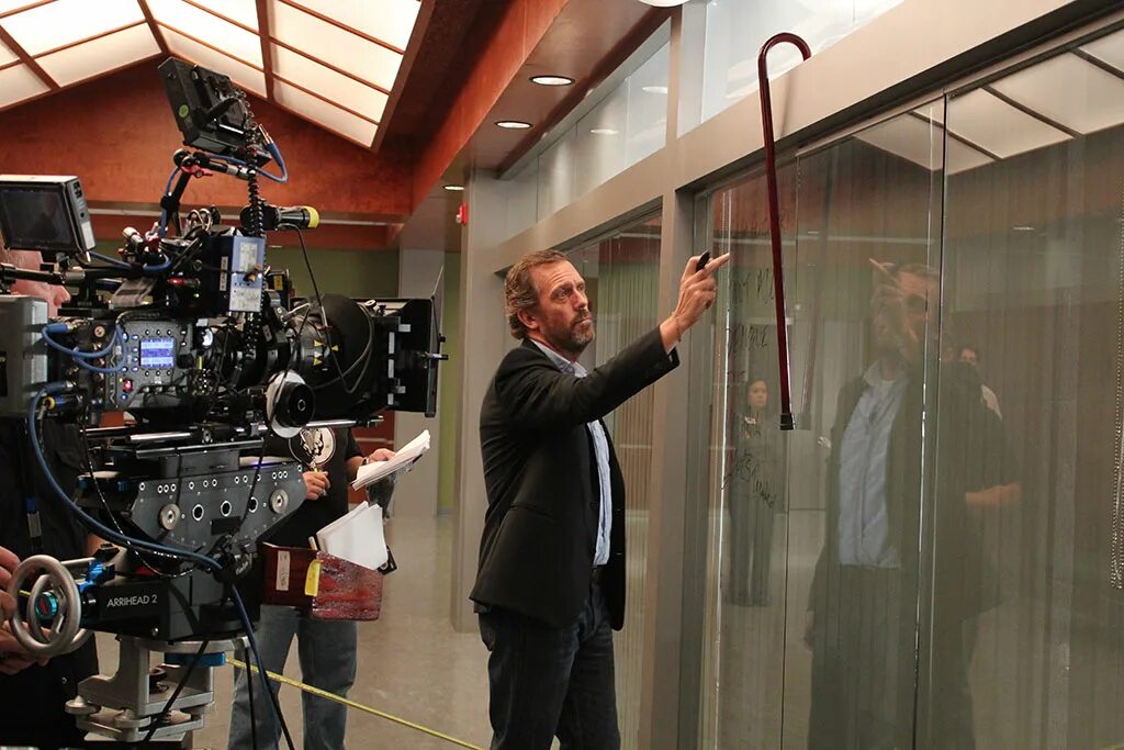 доктор хаус кадры со съемок. где снимали доктор хаус. кабинет доктора уилсона. сериал доктор хаус съёмки. доктор хаус за кадром.