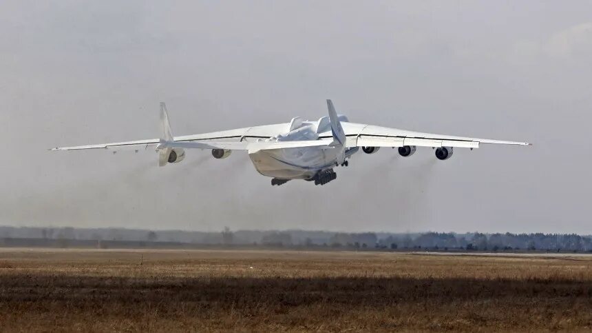 Aero spacelines super guppy. Мрия самолет. Самый большой самолет. Antonov an-124. Грузовой самолет видео.