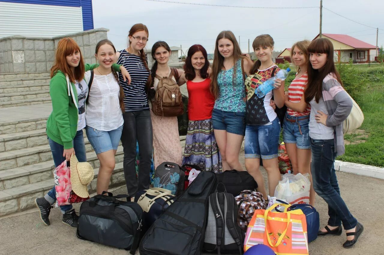 Первый курс девушки. Первый курс девушки. Первый курс девушки. Тамбов мисс тгту 2017. Девушка в институте.