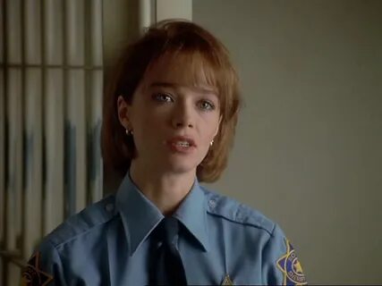 Лорен Холли «Picket Fence» телехикаясында жалаңаш