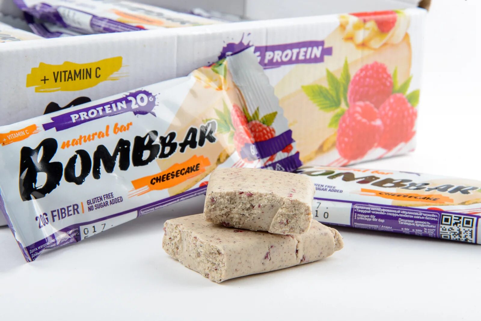 Bombbar чизкейк. Батончик bombbar 60гр малиновый чизкейк неглазированные. Протеиновый батончик бомбар чизкейк. Чипсы bombbar. Протеиновый батончик bombbar.