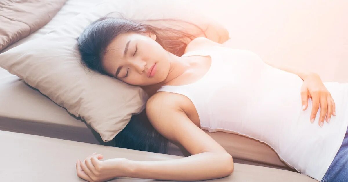 Азиатская женщина в релаксе. Asia sleep. Daughter dead sleeping. Усталость утром. Asian sleep.