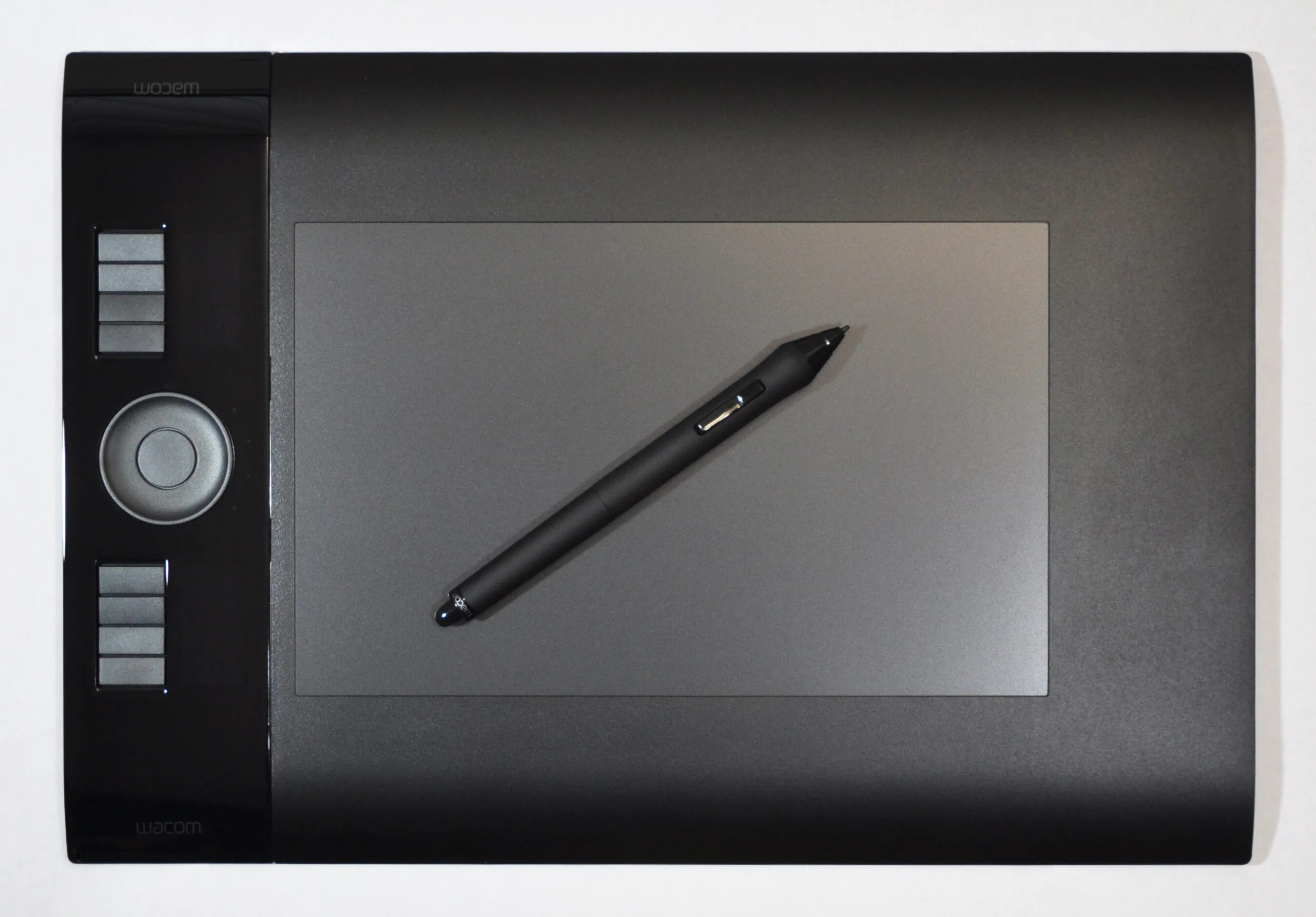 Wacom intuos s драйвера. Графический планшет wacom intuos 4. wacom tablet intuos gd-0912-r.