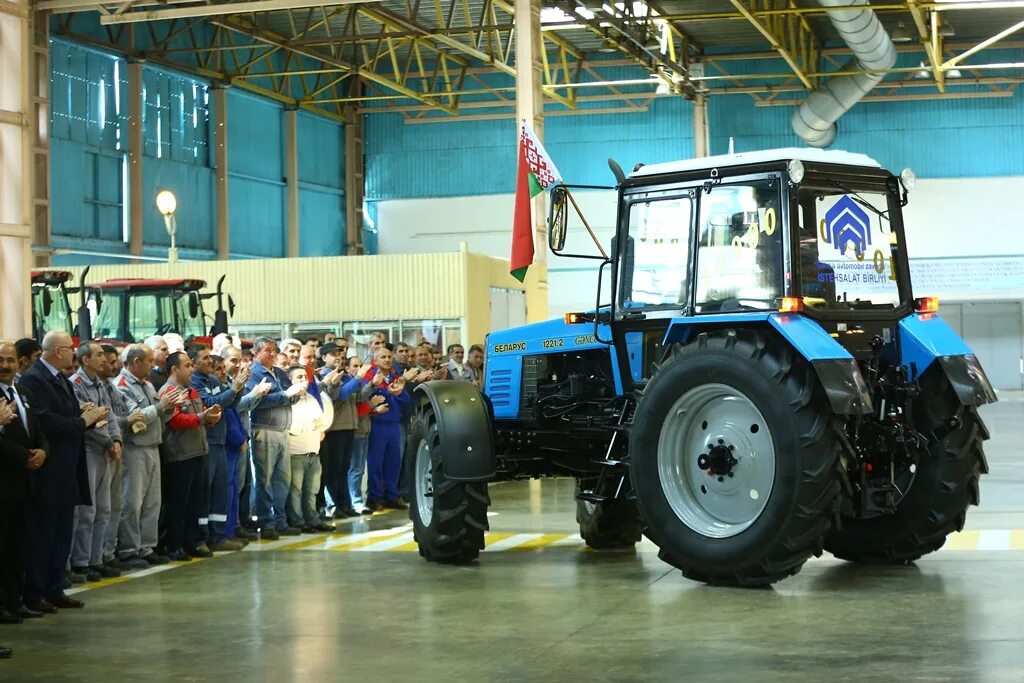 Тракторный завод инн. МТЗ-80 Павлодарского тракторного завода. МТЗ 82 ЕЛАЗ. МТЗ 80 С завода. 1982-Год-сборка-трактор-завод-МТЗ-80.