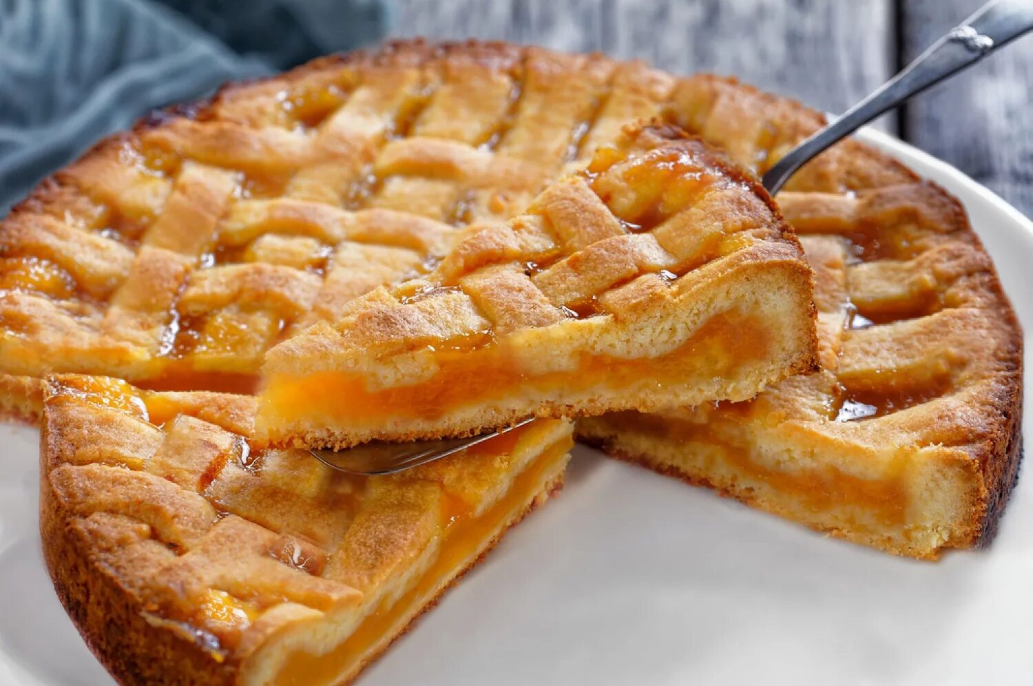 Пирог с вареньем яблочным в духовке. Пироги. Открытые сладкие пироги. Пироги с абрикосами. Красивый сладкий пирог.