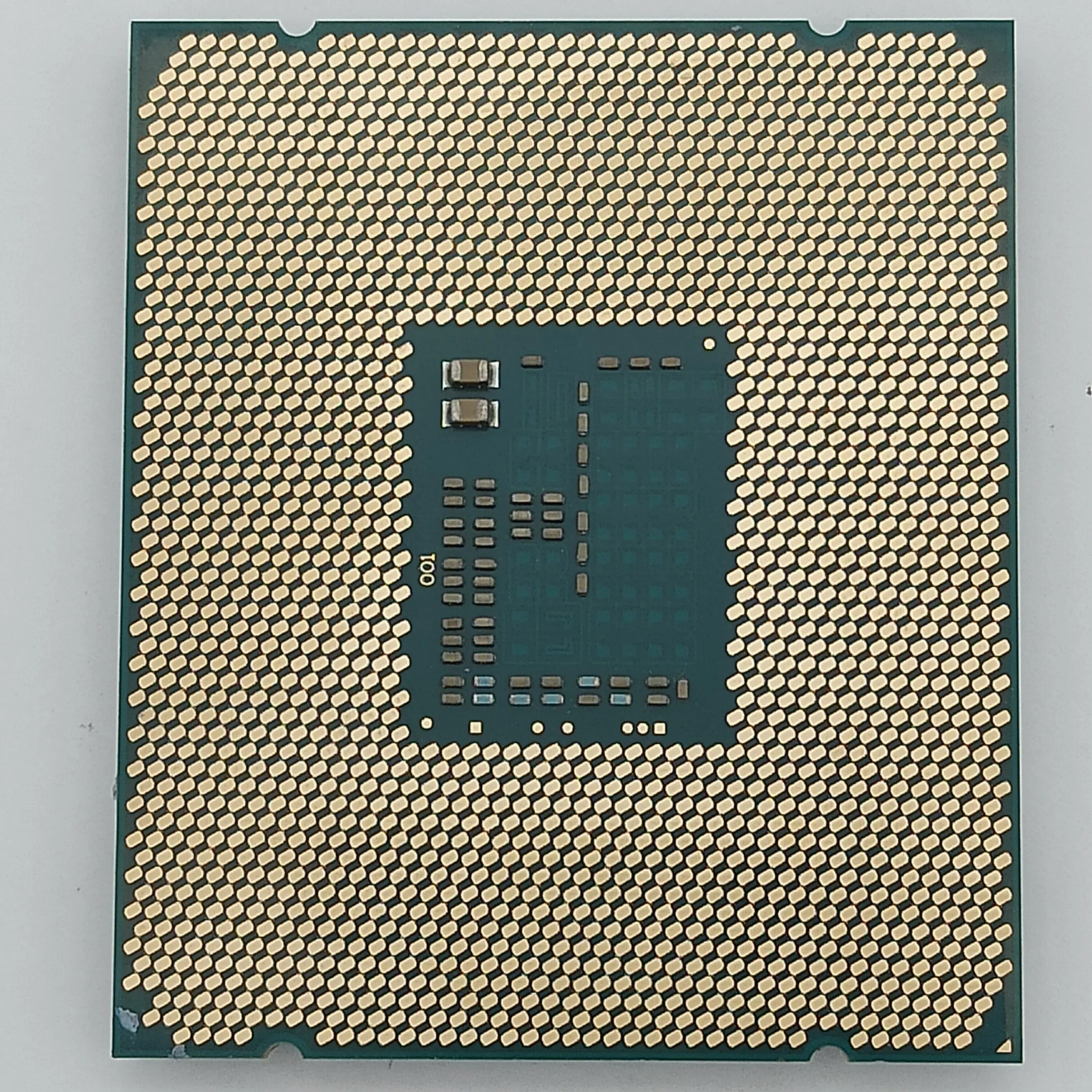 Процессор intel xeon e5-2640 2. Процессор intel xeon e5-2640v2. Процессор intel xeon e5-2640. 2660v3. Процессор intel xeon 2673v3.