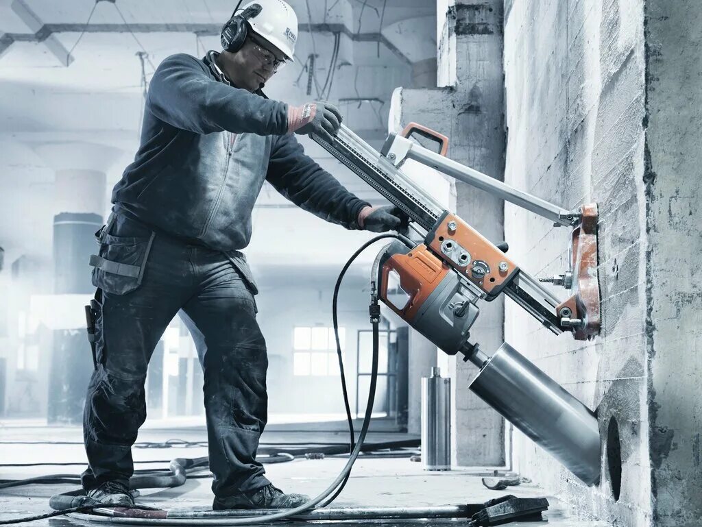 Хускварна ts 60 алмазное сверление. Алмазное бурение отверстий. Hilti dd 350. Алмазное%20 бурение%20 отверстий. Алмазная резка стен хилти.