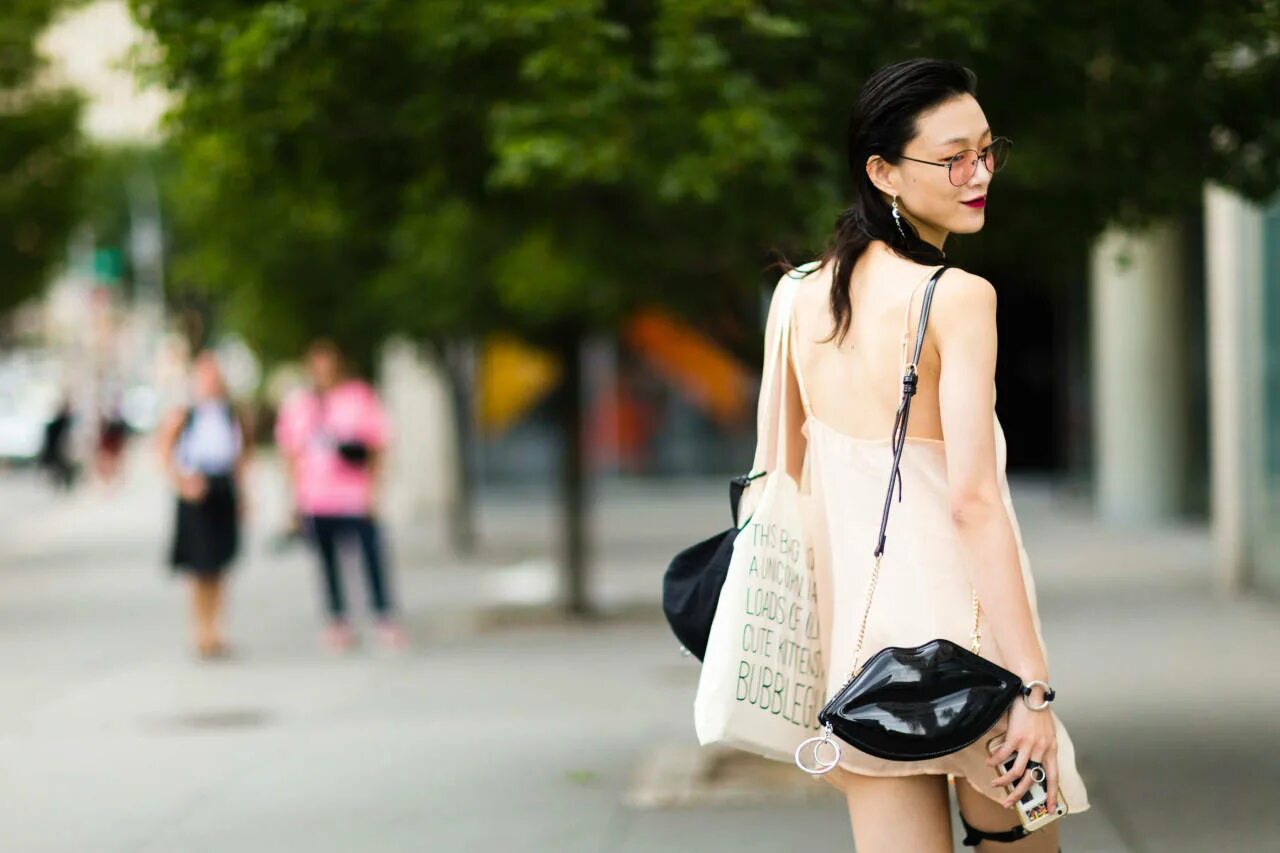 Choi одежда. Sora choi стиль. корейский уличный стиль. стрит стайл корея. sora choi street style.